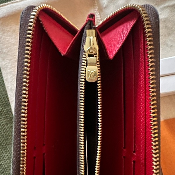 Louis Vuitton Clémence Wallet (like new w/ box) - Picture 6 of 15